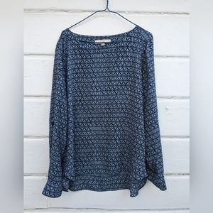 Ann Taylor Loft Black and Blue Geometric Print Blouse in Women's Medium